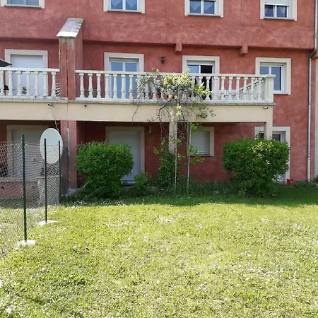 Pauline Tatil Evi Maxéville